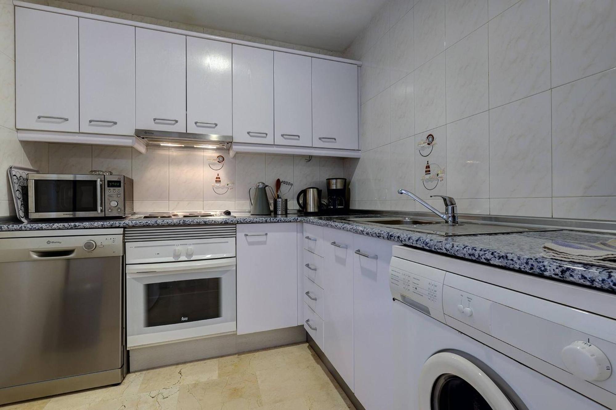 053 - Two Bed Mijas Golf Apartment In Popular Matchroom Golf Club Fuengirola Eksteriør billede